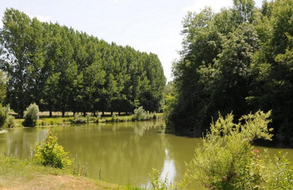 Camping Au Bord De L'Aisne Guignicourt エクステリア 写真